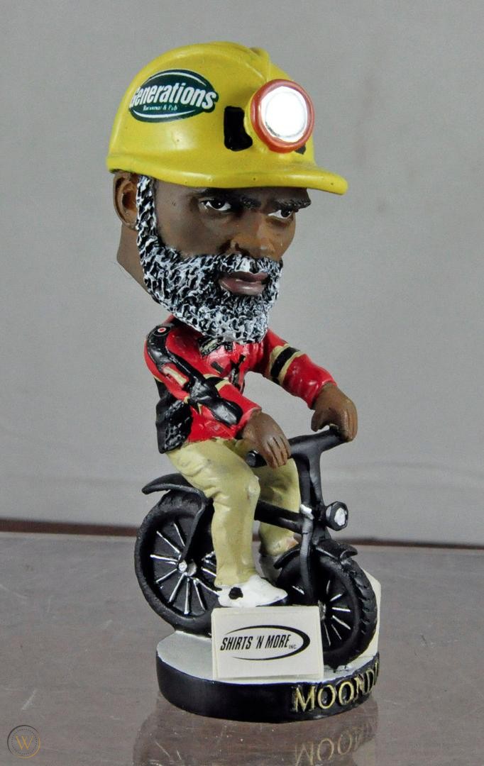 Moondog bobblehead