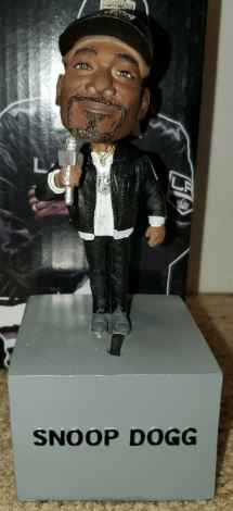 Snoop Dogg bobblehead