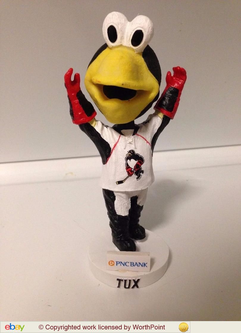 Tux bobblehead