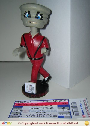 Twister bobblehead